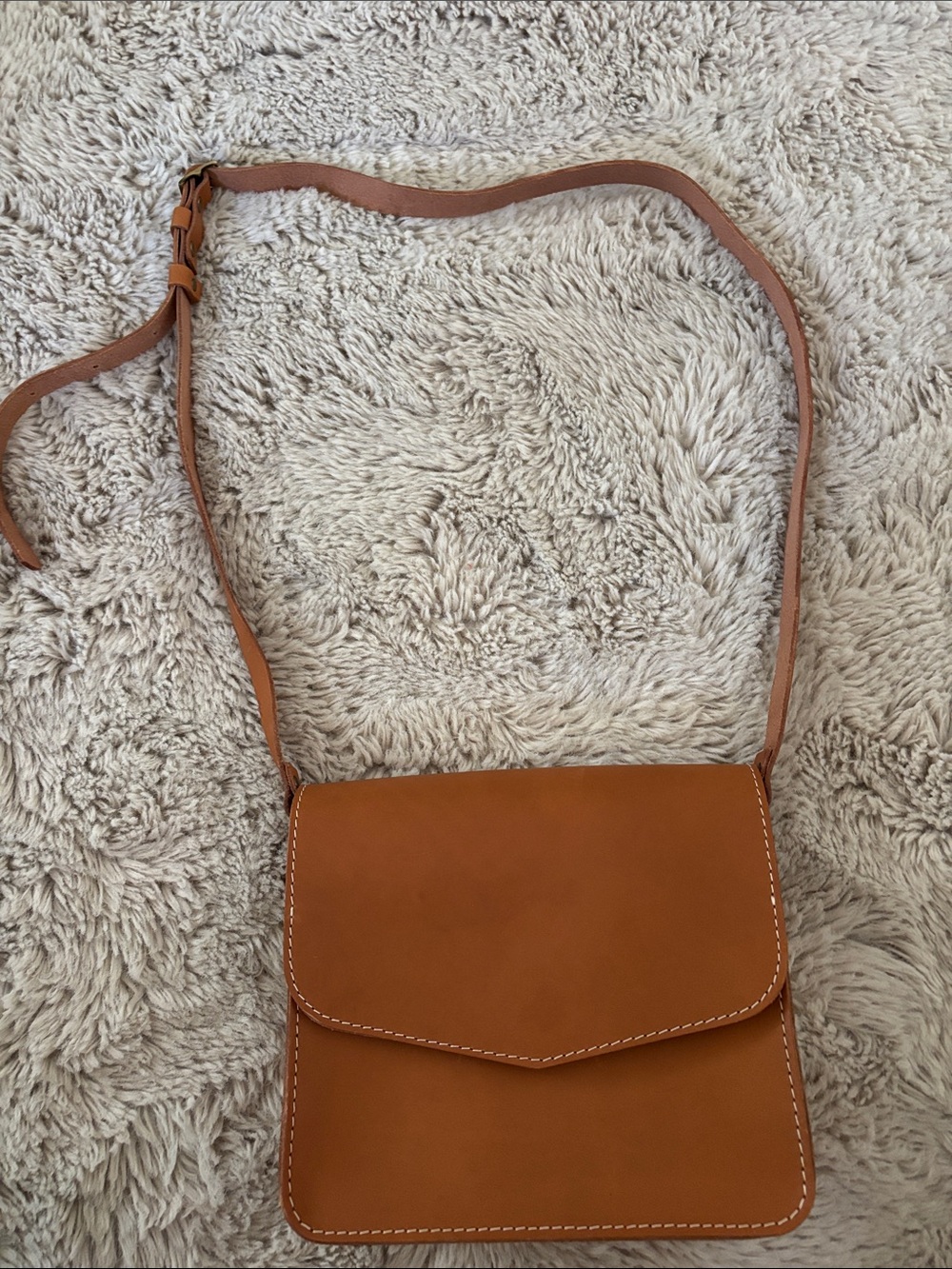 Portland Leather Cognac Brown Crossbody Bag - Picture 2 of 10